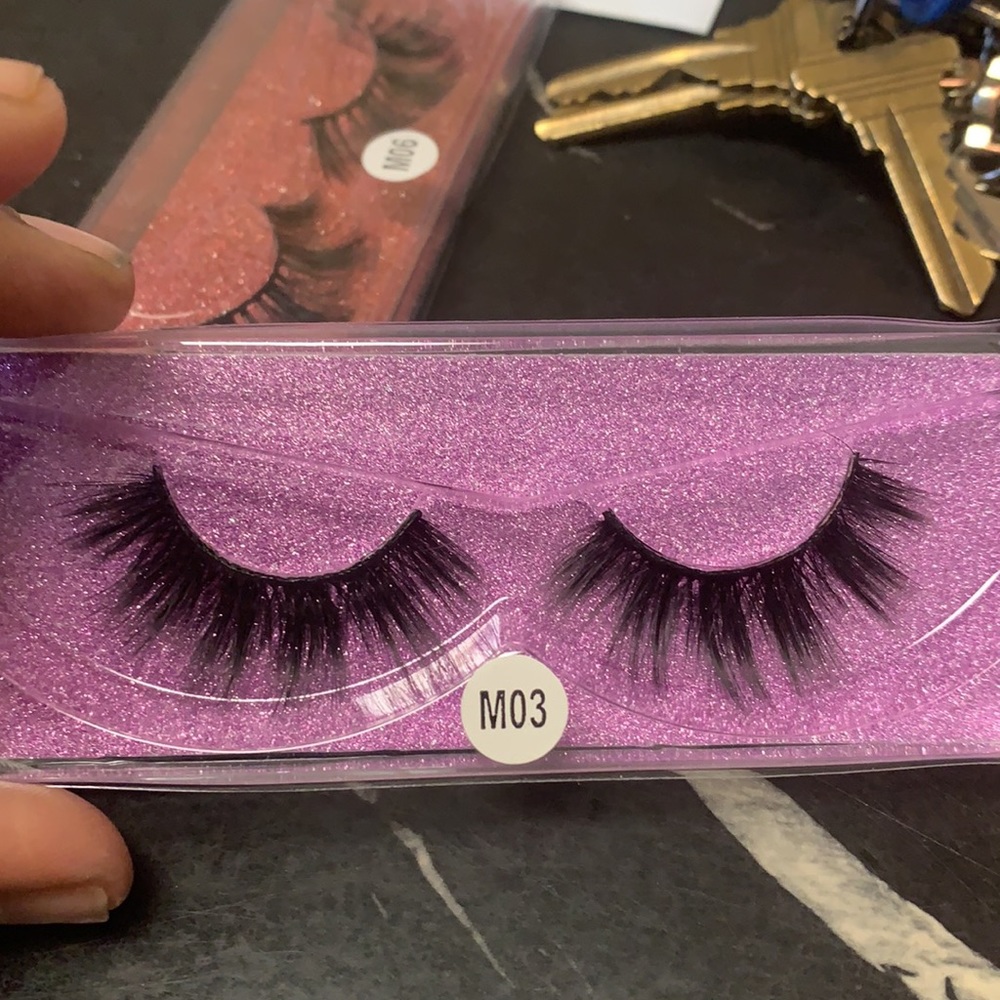 Lashes - Picture 12 of 17